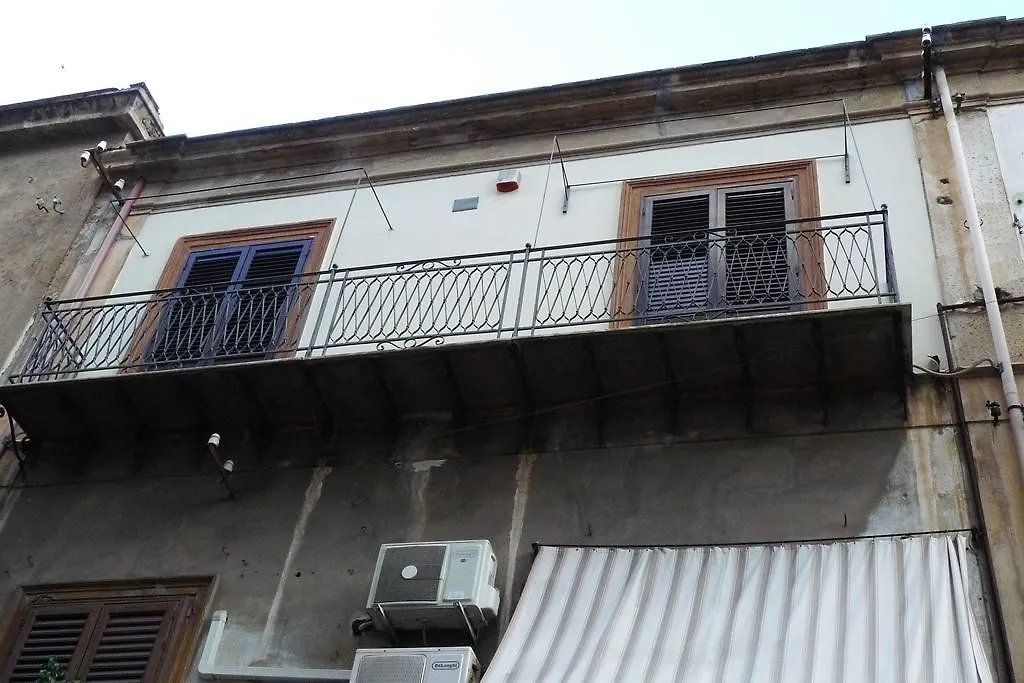 Seralcadio Holidayapartment باليرمو إيطاليا